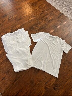 Jockey Men's Signature PIMA Cotton V- neck T-Shirt New Size M 
lot of 5 NEW